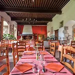 Domaine Le Prieuré Hotel 3*