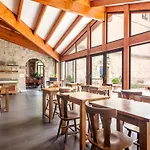 Domaine Le Prieuré Hotel 3*