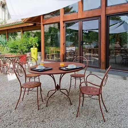 Domaine Le Prieuré Hotel