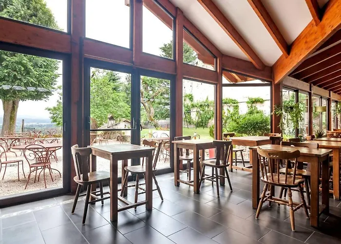 Отель Domaine Le Prieure